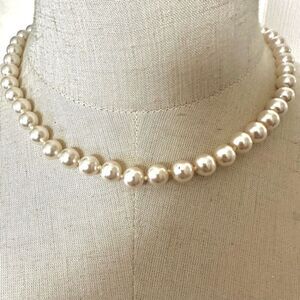 Faux pearl single strand necklace